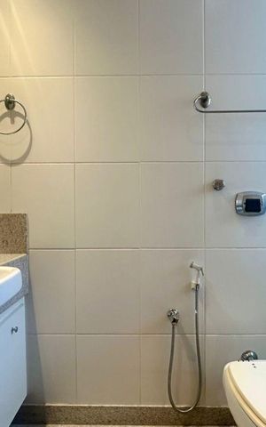 Apartamento à venda com 242m², 5 quartos e 4 vagas Apartamento à venda com 242m², 5 quartos e 4 vagasBanheiro
