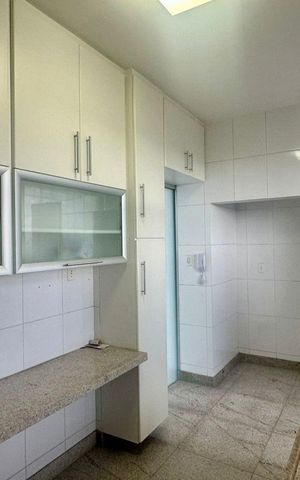 Apartamento à venda com 242m², 5 quartos e 4 vagas Apartamento à venda com 242m², 5 quartos e 4 vagasCozinha