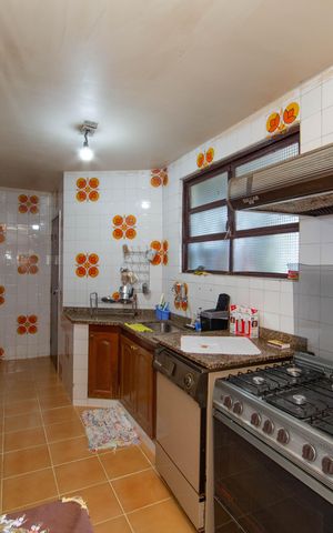 Apartamento à venda com 180m², 4 quartos e 2 vagasCOZINHA