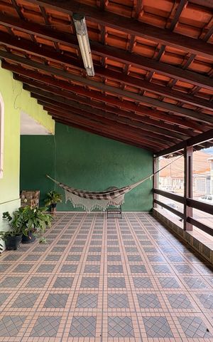 Casa à venda com 248m², 3 quartos e 3 vagasVaranda