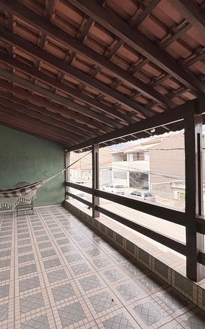 Casa à venda com 248m², 3 quartos e 3 vagasVaranda
