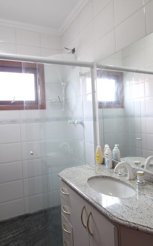 Casa à venda com 133m², 3 quartos e 3 vagasBanheiro comum