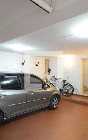 Casa à venda com 412m², 3 quartos e 4 vagas Casa à venda com 412m², 3 quartos e 4 vagasGaragem