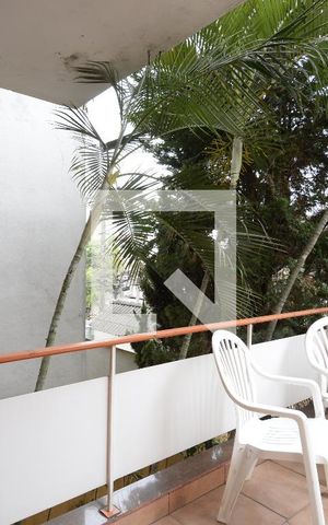 Casa à venda com 412m², 3 quartos e 4 vagas Casa à venda com 412m², 3 quartos e 4 vagasVaranda