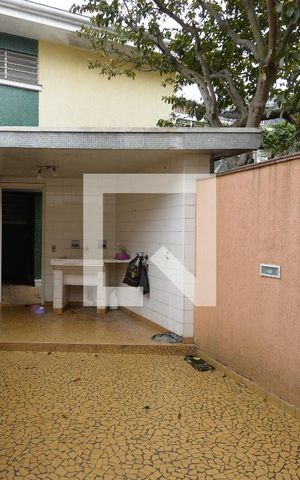 Casa à venda com 412m², 3 quartos e 4 vagas Casa à venda com 412m², 3 quartos e 4 vagasQuintal