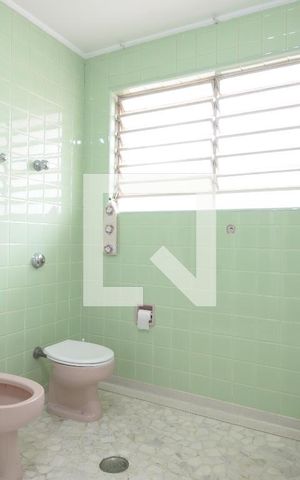 Casa à venda com 412m², 3 quartos e 4 vagas Casa à venda com 412m², 3 quartos e 4 vagasSuíte Master