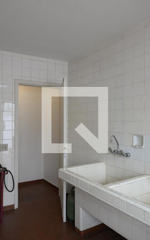 Casa à venda com 412m², 3 quartos e 4 vagas Casa à venda com 412m², 3 quartos e 4 vagasÁrea de Serviço