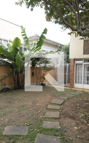 Casa à venda com 412m², 3 quartos e 4 vagas Casa à venda com 412m², 3 quartos e 4 vagasQuintal
