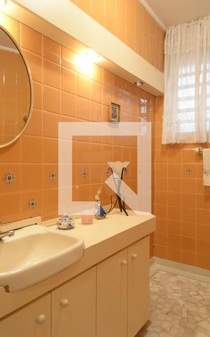Casa à venda com 412m², 3 quartos e 4 vagas Casa à venda com 412m², 3 quartos e 4 vagasLavabo