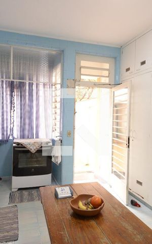 Casa à venda com 412m², 3 quartos e 4 vagas Casa à venda com 412m², 3 quartos e 4 vagasCozinha