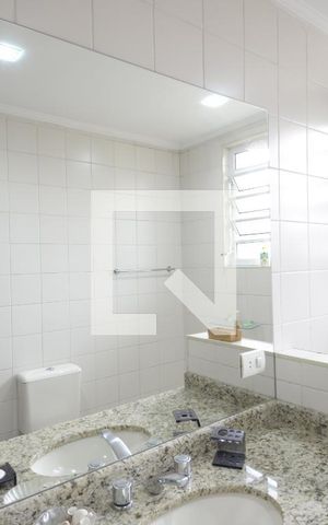 Casa à venda com 412m², 3 quartos e 4 vagas Casa à venda com 412m², 3 quartos e 4 vagasBanheiro