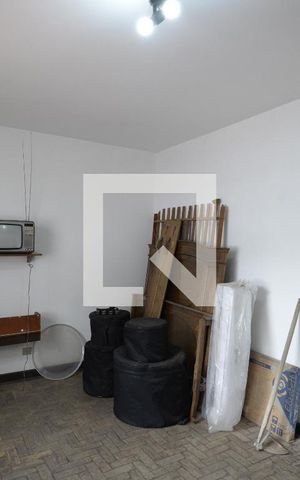 Casa à venda com 412m², 3 quartos e 4 vagas Casa à venda com 412m², 3 quartos e 4 vagasQuarto de Serviço