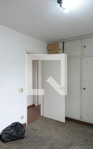 Casa à venda com 412m², 3 quartos e 4 vagas Casa à venda com 412m², 3 quartos e 4 vagasQuarto de Serviço