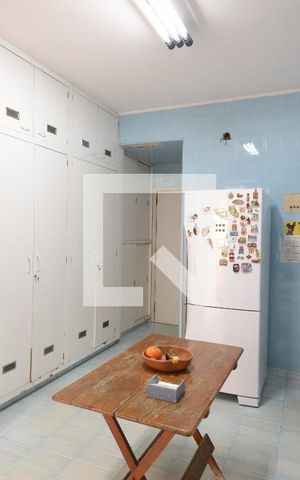 Casa à venda com 412m², 3 quartos e 4 vagas Casa à venda com 412m², 3 quartos e 4 vagasCozinha