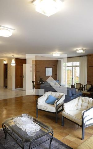 Casa à venda com 412m², 3 quartos e 4 vagas Casa à venda com 412m², 3 quartos e 4 vagasSala