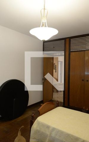 Casa à venda com 412m², 3 quartos e 4 vagas Casa à venda com 412m², 3 quartos e 4 vagasQuarto
