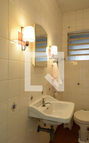 Casa à venda com 412m², 3 quartos e 4 vagas Casa à venda com 412m², 3 quartos e 4 vagasLavabo Salão