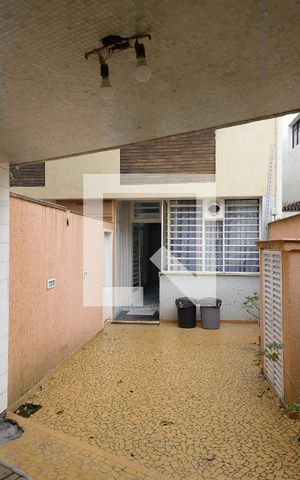 Casa à venda com 412m², 3 quartos e 4 vagas Casa à venda com 412m², 3 quartos e 4 vagasQuintal