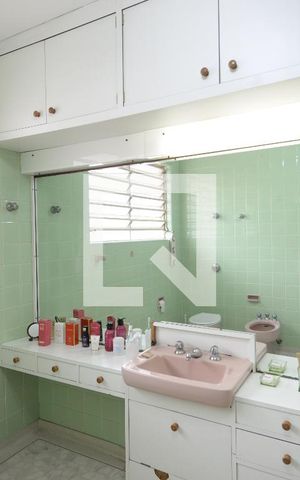 Casa à venda com 412m², 3 quartos e 4 vagas Casa à venda com 412m², 3 quartos e 4 vagasSuíte Master