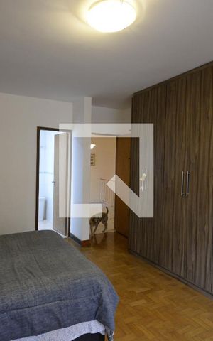 Casa à venda com 412m², 3 quartos e 4 vagas Casa à venda com 412m², 3 quartos e 4 vagasQuarto