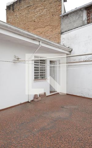 Casa à venda com 412m², 3 quartos e 4 vagas Casa à venda com 412m², 3 quartos e 4 vagasÁrea de Serviço