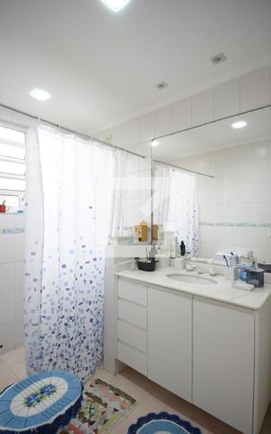 Casa à venda com 412m², 3 quartos e 4 vagas Casa à venda com 412m², 3 quartos e 4 vagasBanheiro