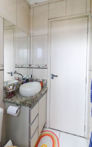 Apartamento à venda com 48m², 2 quartos e 1 vaga Apartamento à venda com 48m², 2 quartos e 1 vagaBanheiro