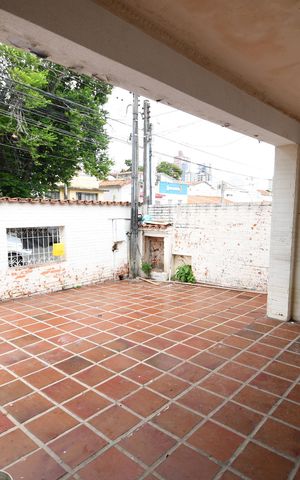 Casa para alugar com 245m², 2 quartos e sem vagaQuintal