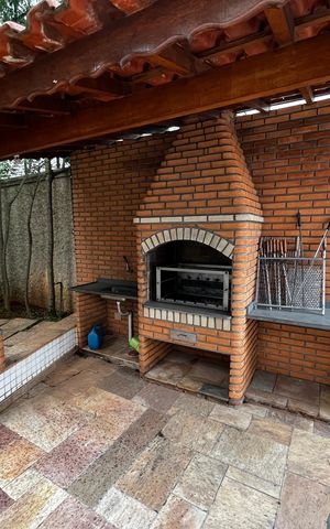Apartamento à venda com 151m², 4 quartos e 2 vagas Apartamento à venda com 151m², 4 quartos e 2 vagasÁrea comum - Churrasqueira