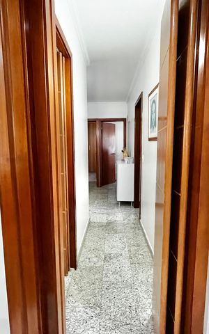 Apartamento à venda com 151m², 4 quartos e 2 vagas Apartamento à venda com 151m², 4 quartos e 2 vagasCorredor