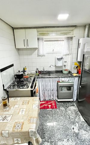 Apartamento à venda com 151m², 4 quartos e 2 vagas Apartamento à venda com 151m², 4 quartos e 2 vagasCozinha