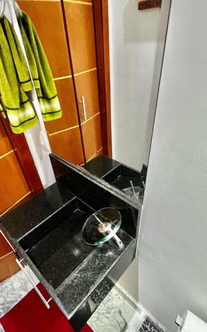 Apartamento à venda com 151m², 4 quartos e 2 vagas Apartamento à venda com 151m², 4 quartos e 2 vagasLavabo