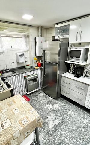 Apartamento à venda com 151m², 4 quartos e 2 vagas Apartamento à venda com 151m², 4 quartos e 2 vagasCozinha