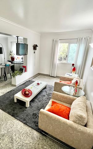 Apartamento à venda com 151m², 4 quartos e 2 vagas Apartamento à venda com 151m², 4 quartos e 2 vagasSala