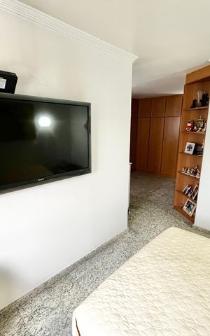 Apartamento à venda com 151m², 4 quartos e 2 vagas Apartamento à venda com 151m², 4 quartos e 2 vagasQuarto 3 - Suíte