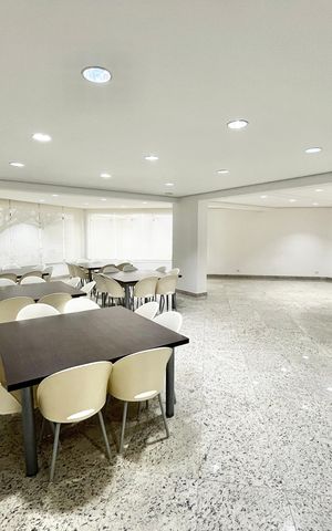 Apartamento à venda com 151m², 4 quartos e 2 vagas Apartamento à venda com 151m², 4 quartos e 2 vagasÁrea comum - Salão de festas