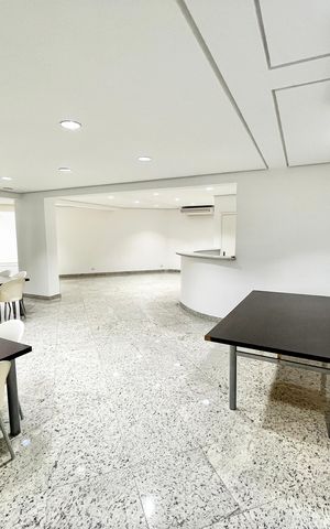 Apartamento à venda com 151m², 4 quartos e 2 vagas Apartamento à venda com 151m², 4 quartos e 2 vagasÁrea comum - Salão de festas