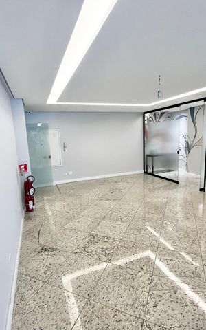 Apartamento à venda com 151m², 4 quartos e 2 vagas Apartamento à venda com 151m², 4 quartos e 2 vagasCopa