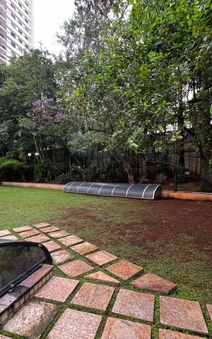 Apartamento à venda com 151m², 4 quartos e 2 vagas Apartamento à venda com 151m², 4 quartos e 2 vagasÁrea comum - Churrasqueira