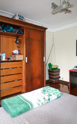 Casa à venda com 700m², 20 quartos e 8 vagas Casa à venda com 700m², 20 quartos e 8 vagasQuarto 2