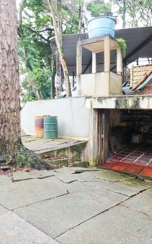 Casa à venda com 700m², 20 quartos e 8 vagas Casa à venda com 700m², 20 quartos e 8 vagasGaragem