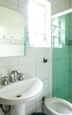 Casa à venda com 700m², 20 quartos e 8 vagas Casa à venda com 700m², 20 quartos e 8 vagasBanheiro de Serviço