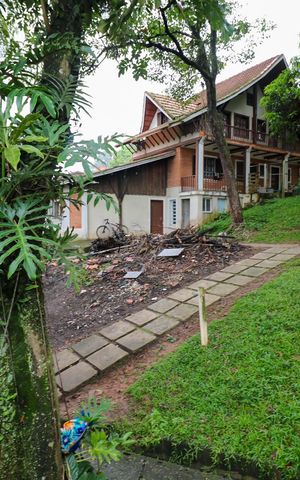 Casa à venda com 700m², 20 quartos e 8 vagas Casa à venda com 700m², 20 quartos e 8 vagasÁrea Externa