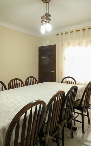 Casa à venda com 700m², 20 quartos e 8 vagas Casa à venda com 700m², 20 quartos e 8 vagasSala de Jantar