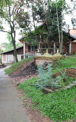 Casa à venda com 700m², 20 quartos e 8 vagas Casa à venda com 700m², 20 quartos e 8 vagasÁrea Externa