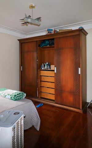 Casa à venda com 700m², 20 quartos e 8 vagas Casa à venda com 700m², 20 quartos e 8 vagasQuarto 2