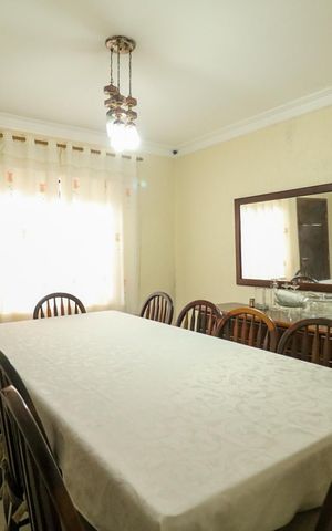 Casa à venda com 700m², 20 quartos e 8 vagas Casa à venda com 700m², 20 quartos e 8 vagasSala de Jantar