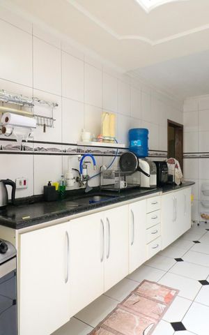 Casa à venda com 700m², 20 quartos e 8 vagas Casa à venda com 700m², 20 quartos e 8 vagasCozinha