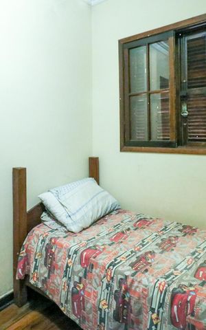 Casa à venda com 700m², 20 quartos e 8 vagas Casa à venda com 700m², 20 quartos e 8 vagasQuarto de Serviço