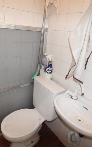 Apartamento à venda com 64m², 2 quartos e 1 vagaÁrea de Serviço - Banheiro